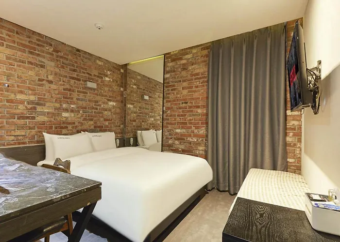 Hertz Hotel