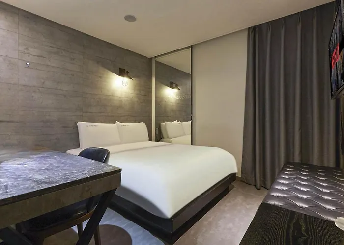 Hertz Hotel