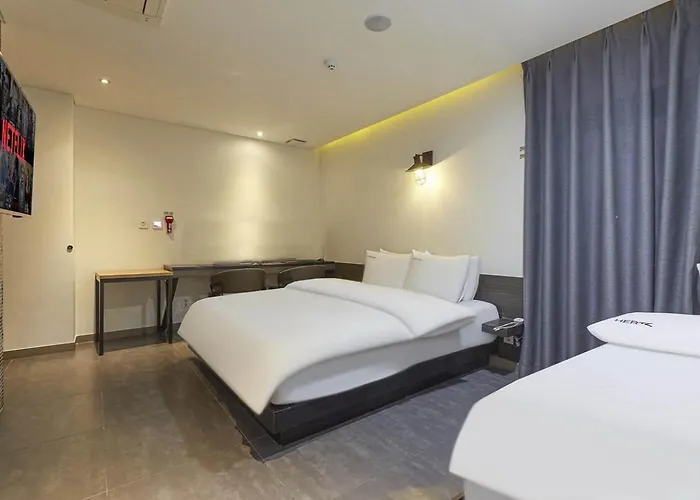 Hertz Hotel