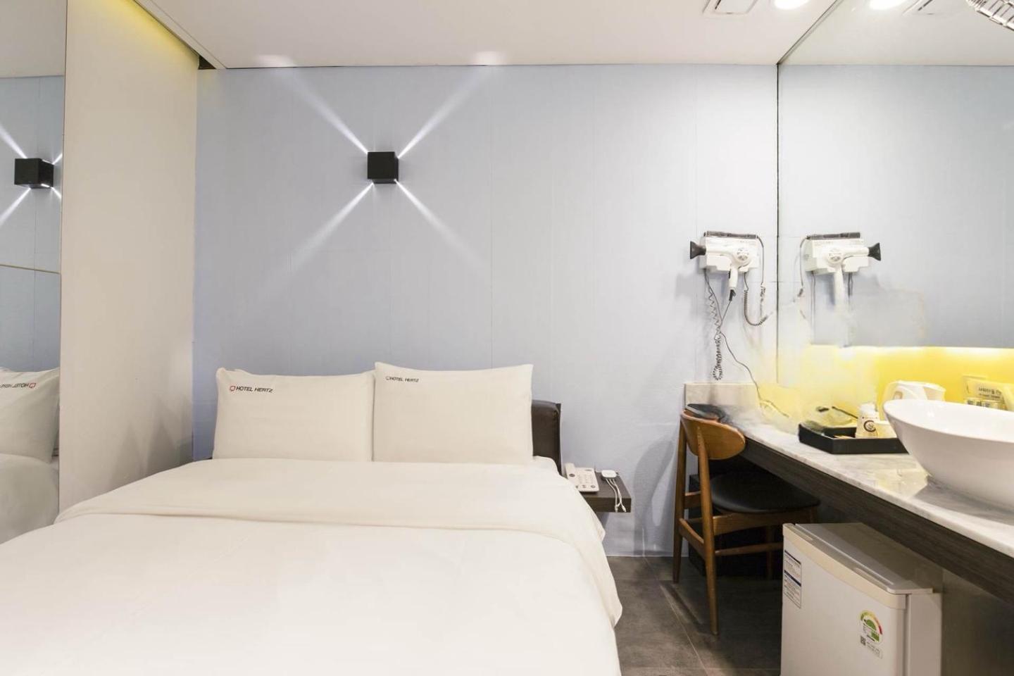 Hertz Hotel
